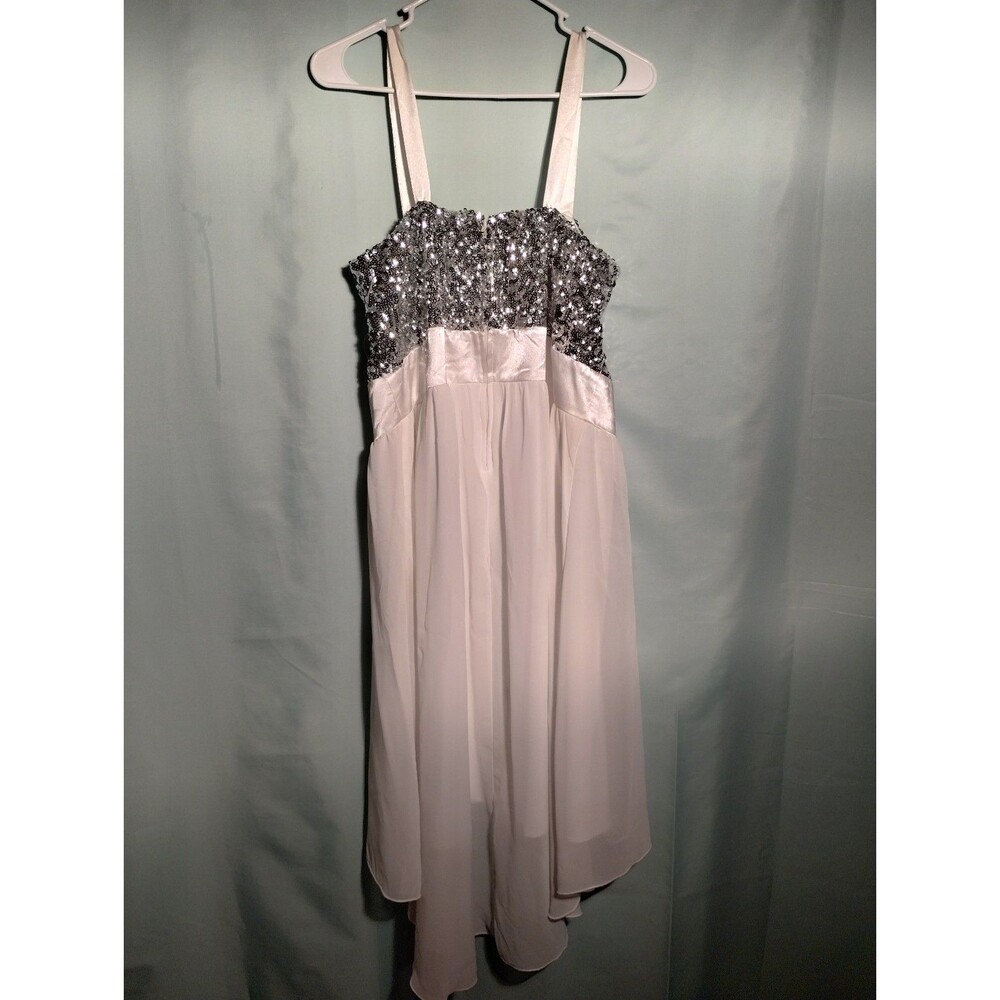 Dress - Picture 5 of 5